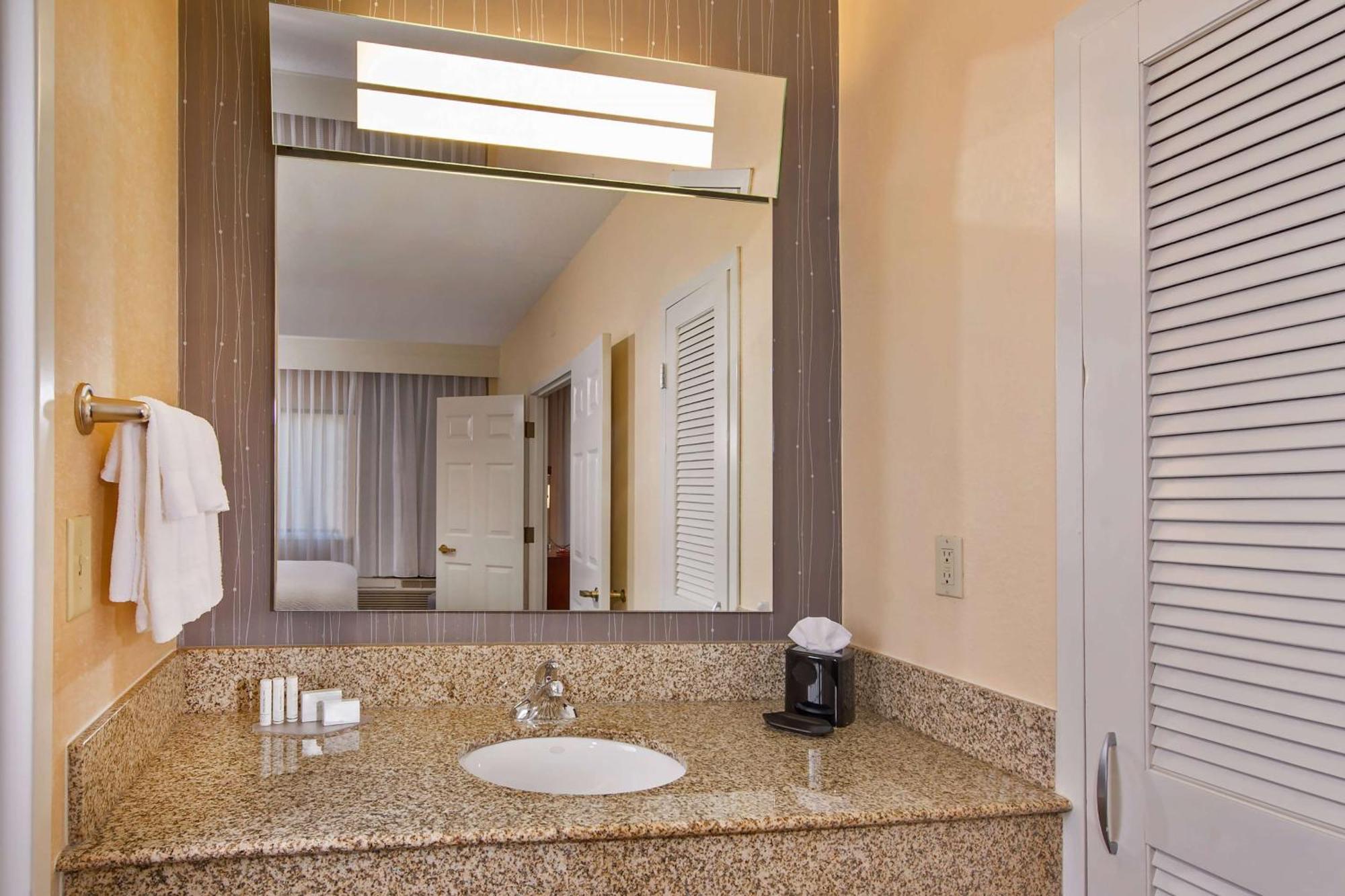 Sonesta Select Charlotte University Research Park エクステリア 写真